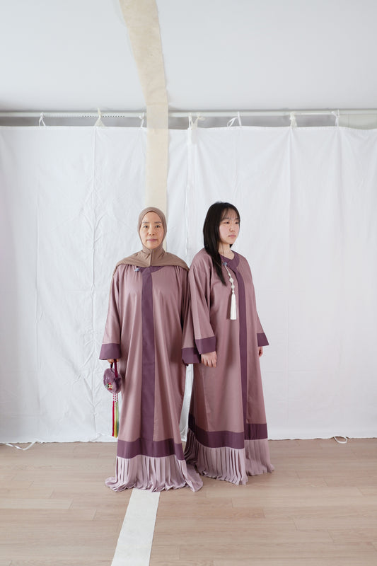 Satin Pleated Abaya Mauve