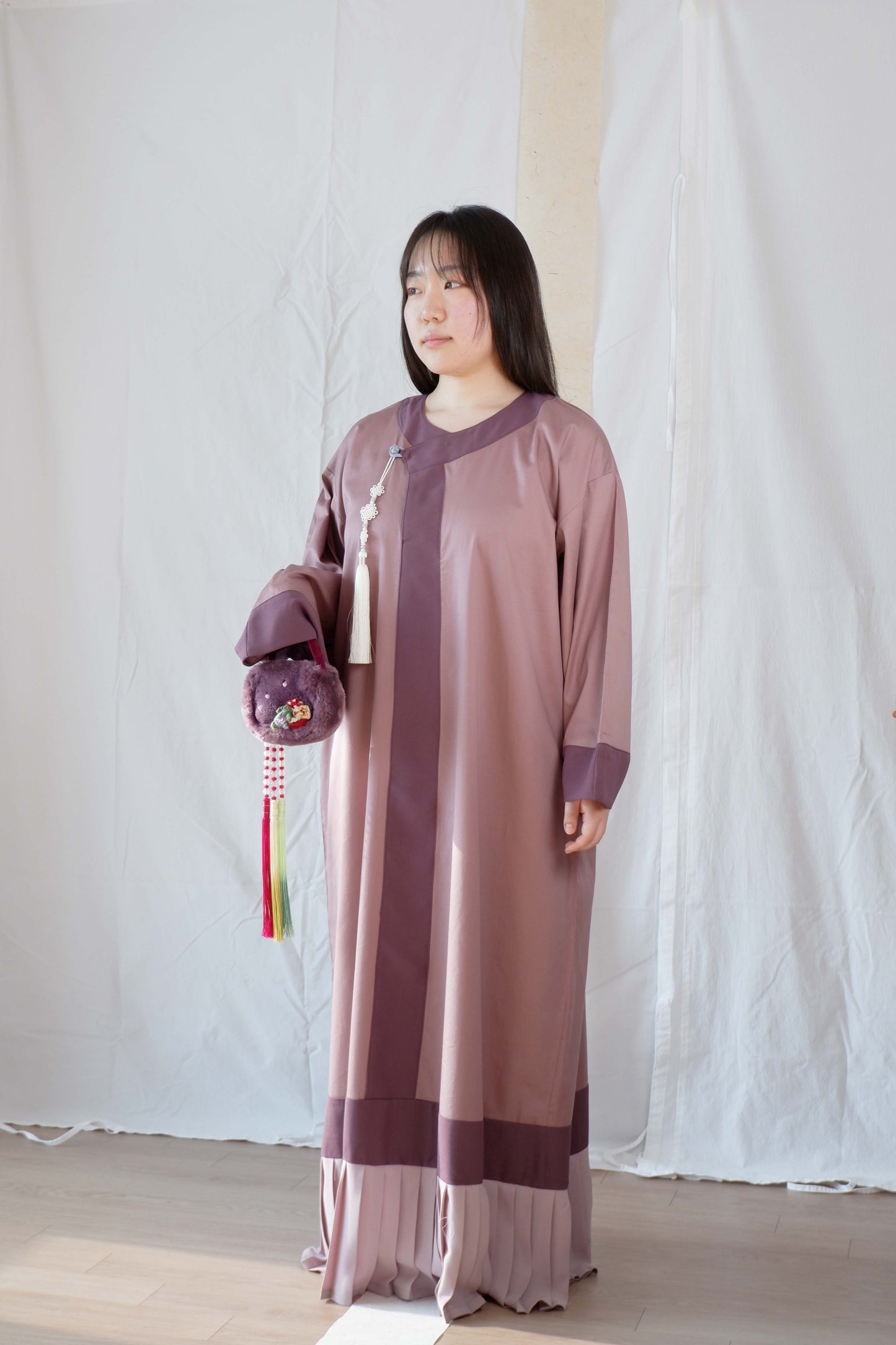 Satin Pleated Abaya Mauve