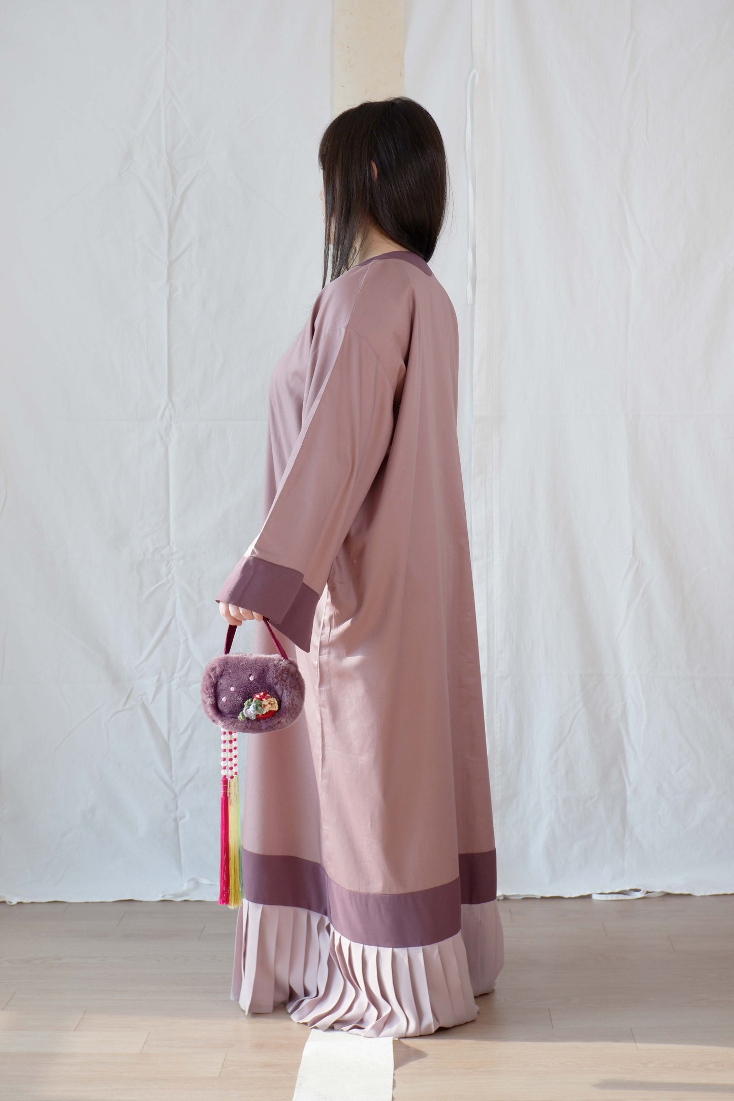 Satin Pleated Abaya Mauve